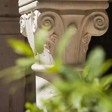 Grgur Ninski Bed & Breakfast 4*