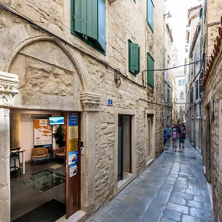Grgur Ninski 4* Split