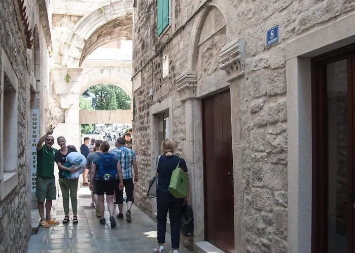 Grgur Ninski Bed & Breakfast 4*