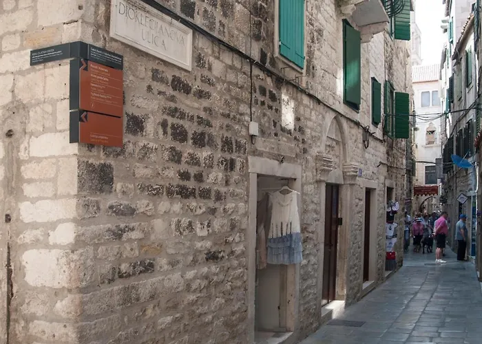 ベッド・アンド・ブレックファスト グレゴール ニンスキ ルームズ