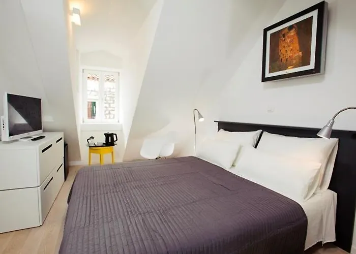 Grgur Ninski Bed & Breakfast 4*