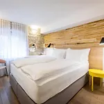 Grgur Ninski 4*
